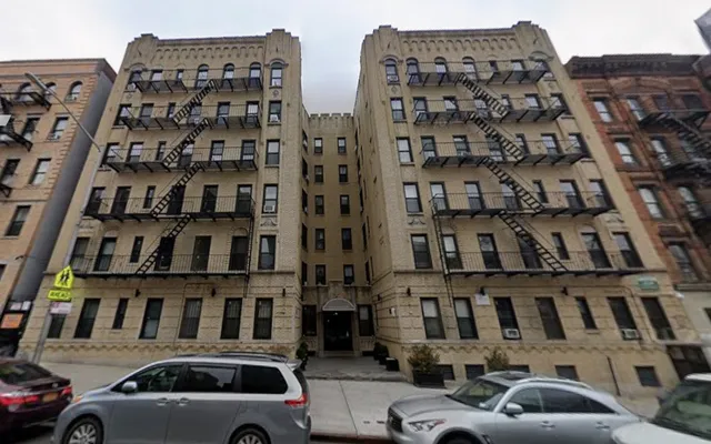 Fachada de 515 W 168th St, Manhattan